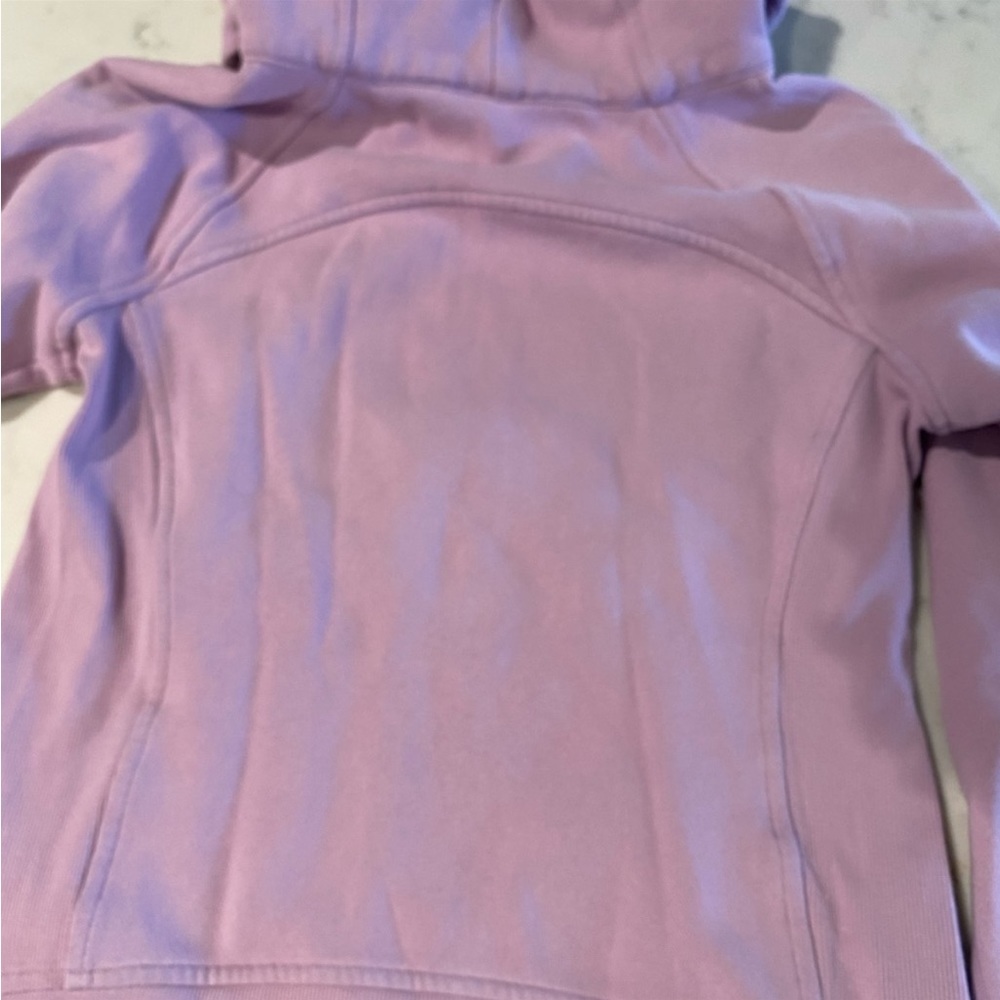Lululemon - Picture 3 of 5